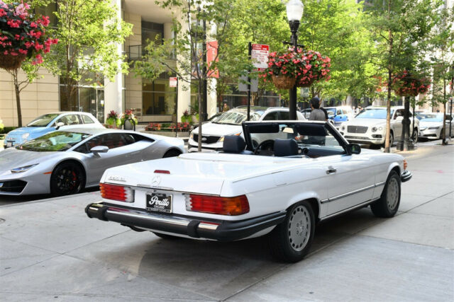 1988 2 dr convertible used 5.6l v8 16v automatic rwd premium
