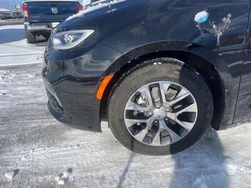 2023 chrysler pacifica hybrid pinnacle in glen park, new york