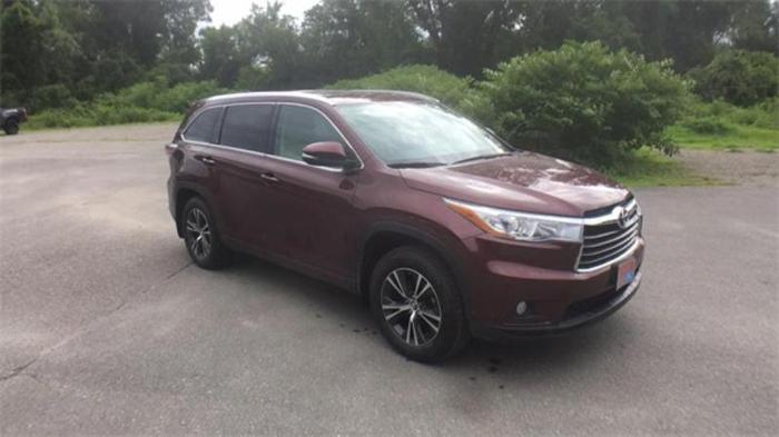 2016 toyota highlander xle awd xle 4dr suv for sale in west minster, vermont