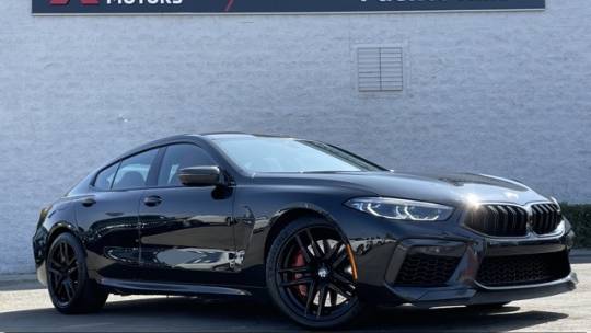 2022 BMW M8