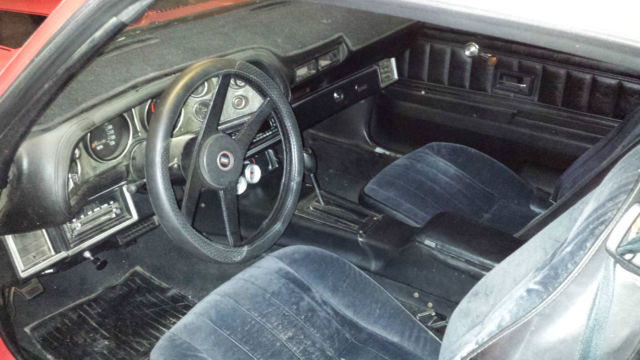 1974 camaro runs great, nice paint. no reserve