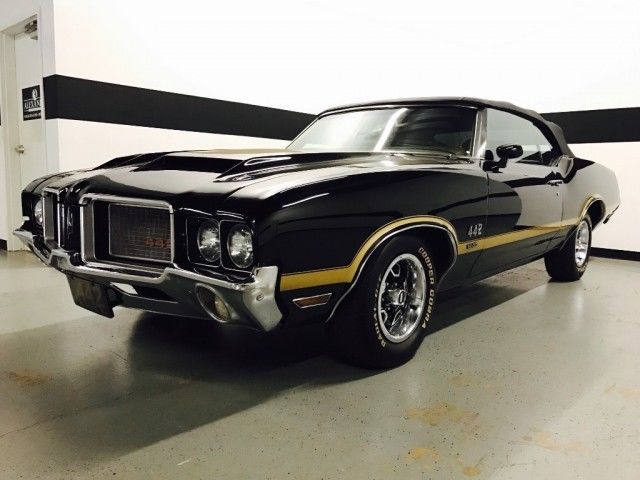 1972 oldsmobile 442 w-30 convertible! show car! no accidents! super clean!