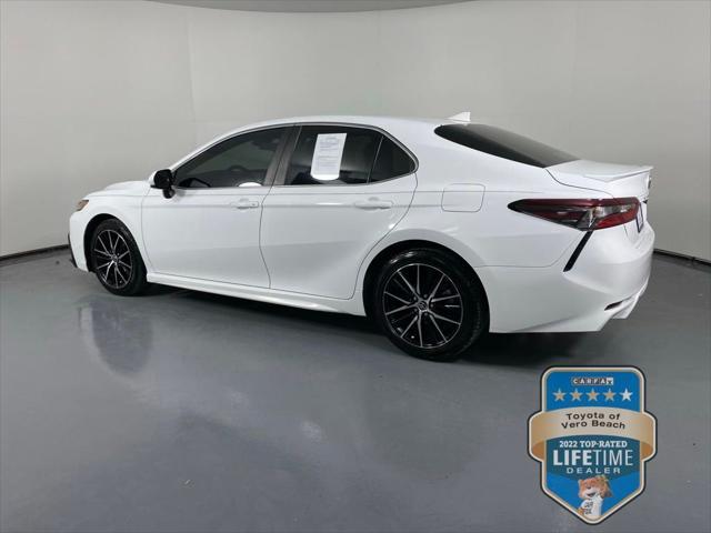 2021 toyota camry se