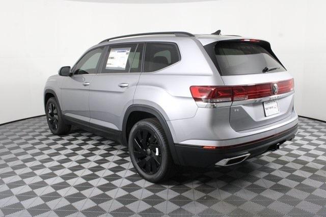 2024 volkswagen atlas 2.0t se w/ technology