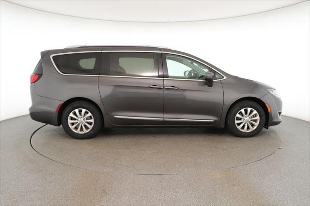 2019 chrysler pacifica touring l