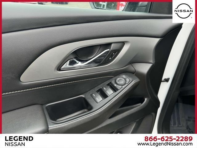2022 chevrolet traverse lt leather