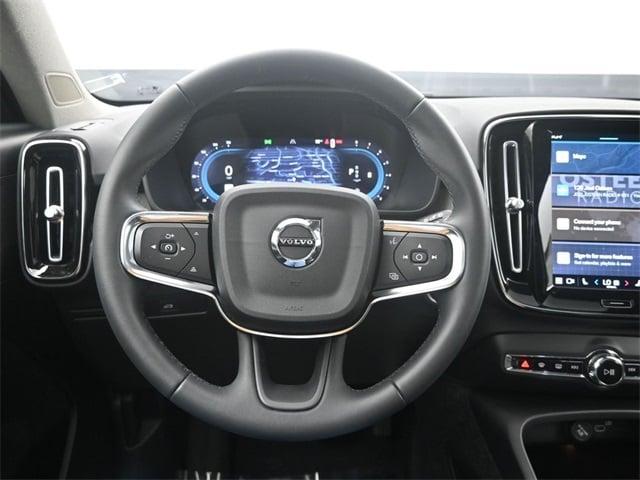 2023 volvo xc40 b5 plus bright theme
