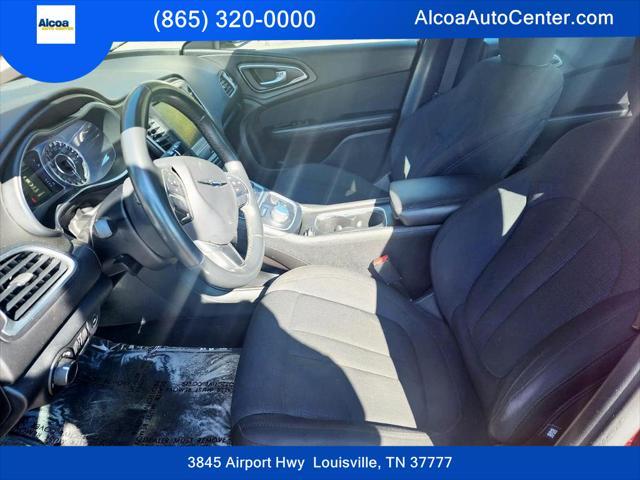2016 chrysler 200 lx