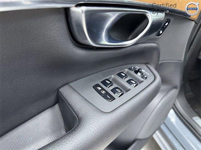2022 volvo xc90 momentum