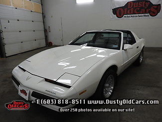 1989 white runs drives body interior excel ttops 305 5 spd!