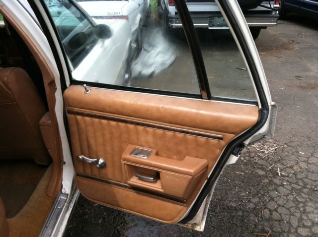 1978 pontiac catalina safari wagon 4-door 4.9l