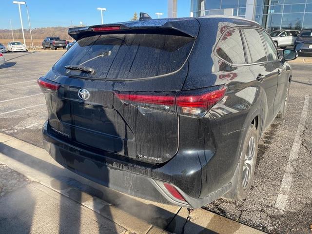2022 toyota highlander xle