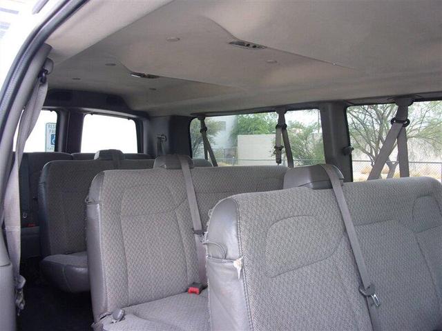 2017 chevrolet express 3500 lt