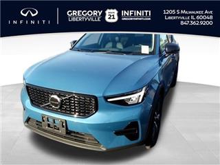 2024 Volvo XC40 b5 core bright theme