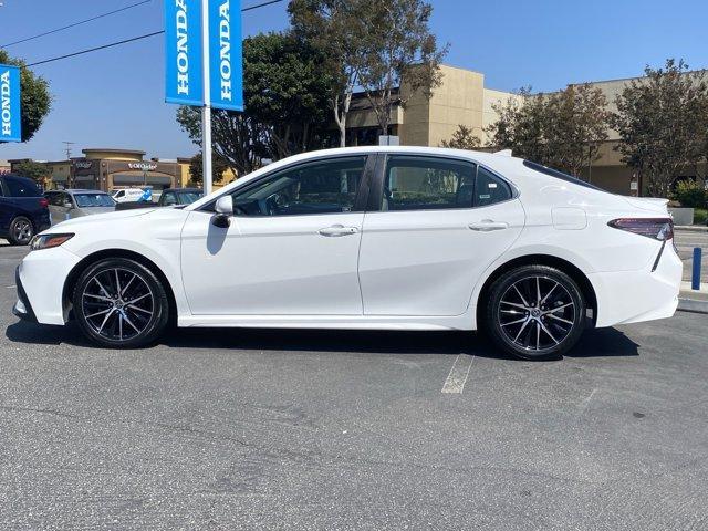 2022 toyota camry se