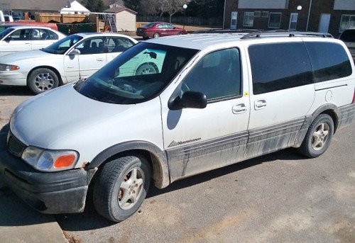 2003 pontiac montana in iowa by owner