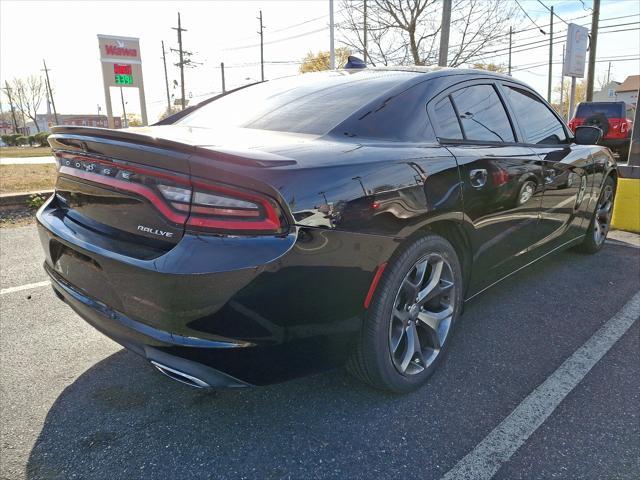 2016 dodge charger sxt