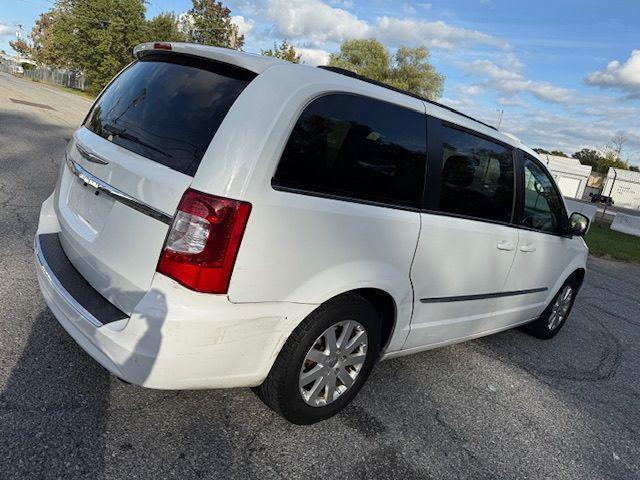 2016 chrysler town & country touring