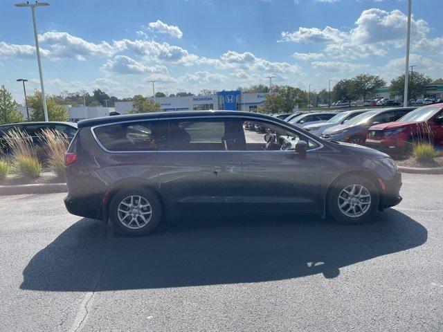 2017 chrysler pacifica touring