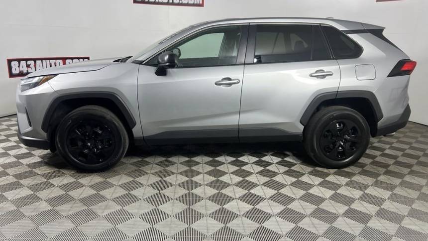 2023 toyota rav4 le