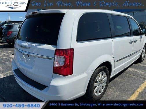2016 chrysler town & country touring in sheboygan, wisconsin