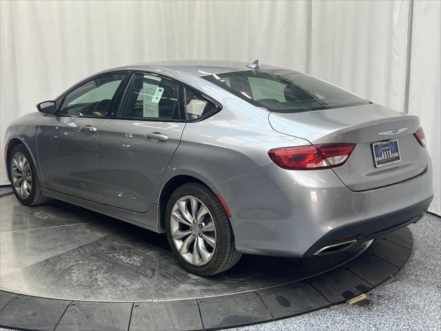2015 chrysler 200 s