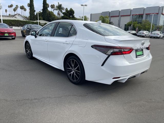 2022 toyota camry se