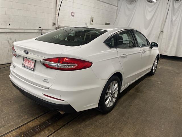 2020 ford fusion se