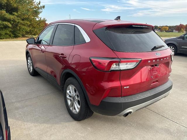 2020 ford escape se