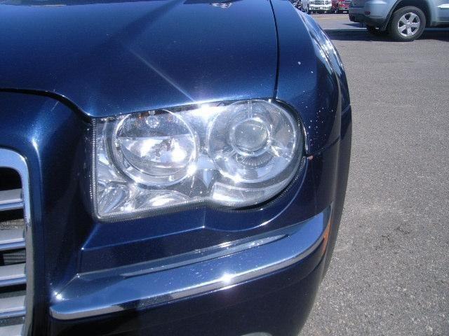 2006 chrysler 300c 4dr rear-wheel drive sedan base base for sale in grand forks, north dakota