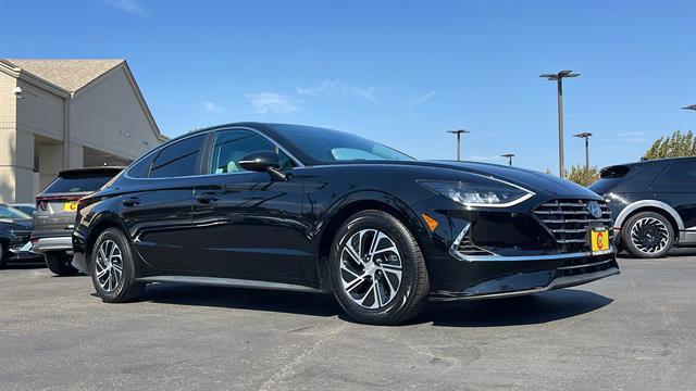 2022 hyundai sonata hybrid blue