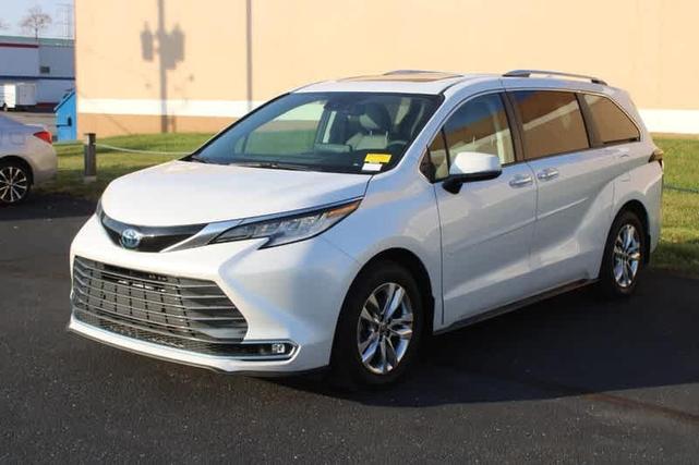 2022 toyota sienna limited