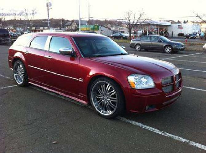 2005 dodge magnum r/t loaded, 22' rims, dvd and much more in spring valley, ny