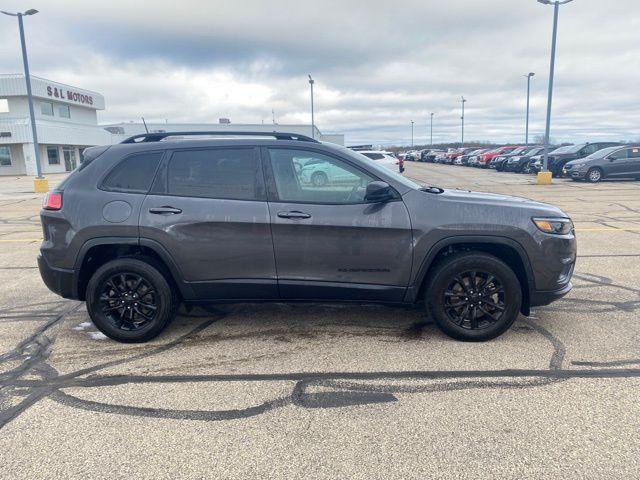 2023 jeep cherokee altitude lux