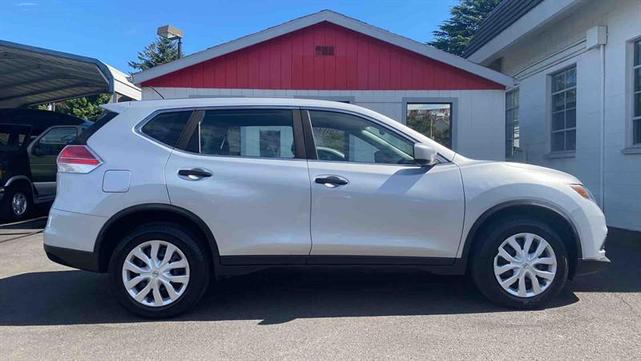 2016 nissan rogue sv