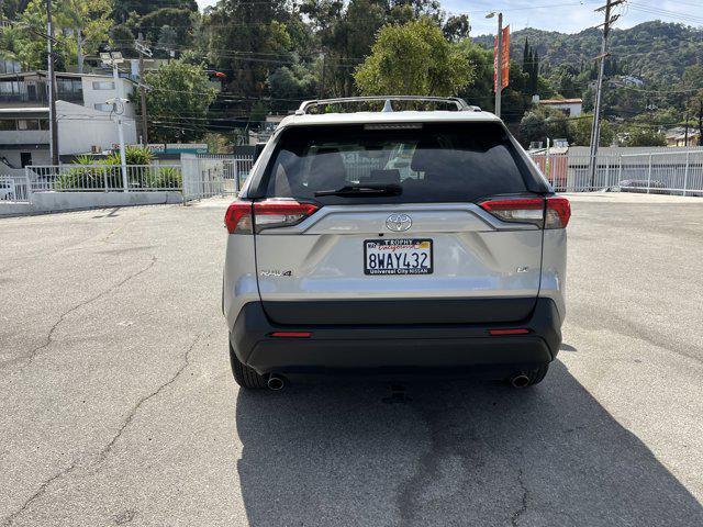2021 toyota rav4 le