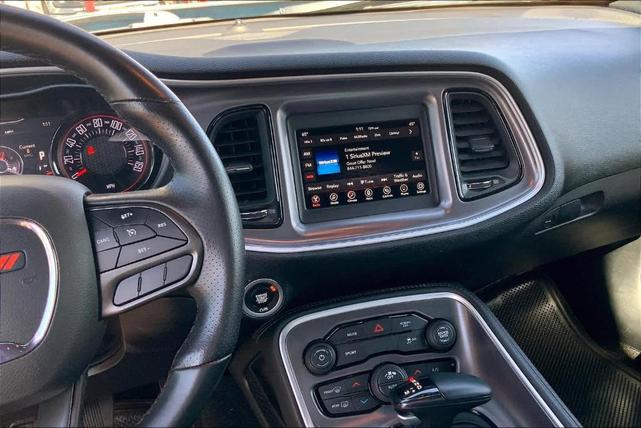 2021 dodge challenger sxt