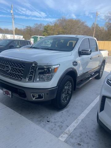 2017 nissan titan platinum reserve