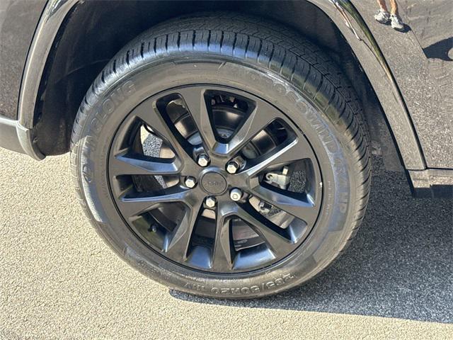 2021 jeep grand cherokee laredo