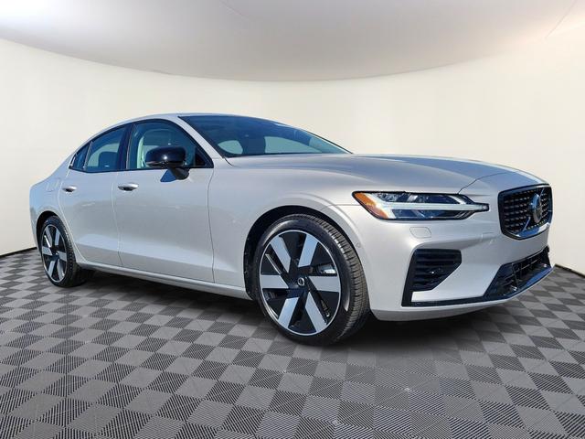 2024 volvo s60 recharge plug-in hybrid plus dark theme