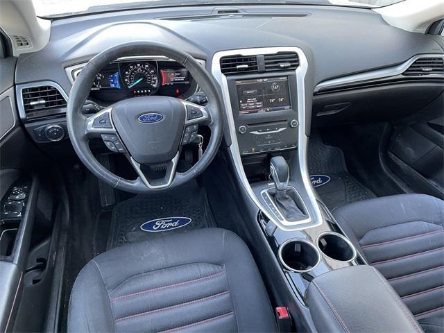 2013 ford fusion se