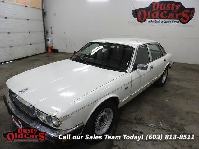 1989 white runs drives body inter good 3.6l i6 auto!
