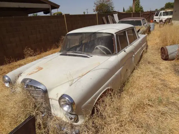 1966 w110 200 gas 4 cyl. m121 similar eng. used in 190sl restore proj or parts