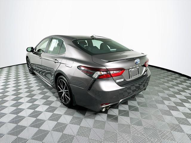 2024 toyota camry hybrid se