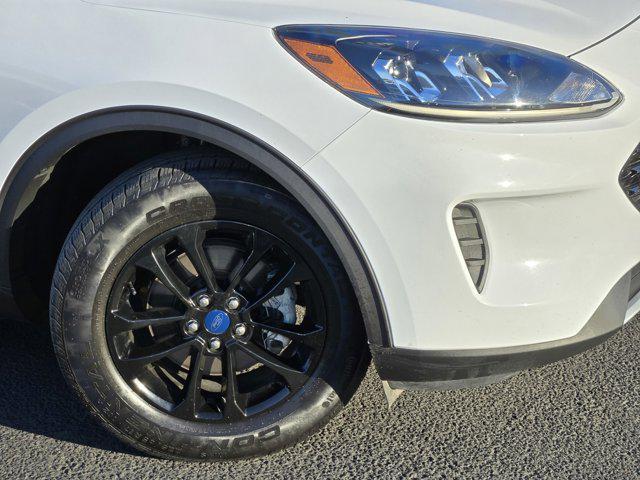 2020 ford escape se