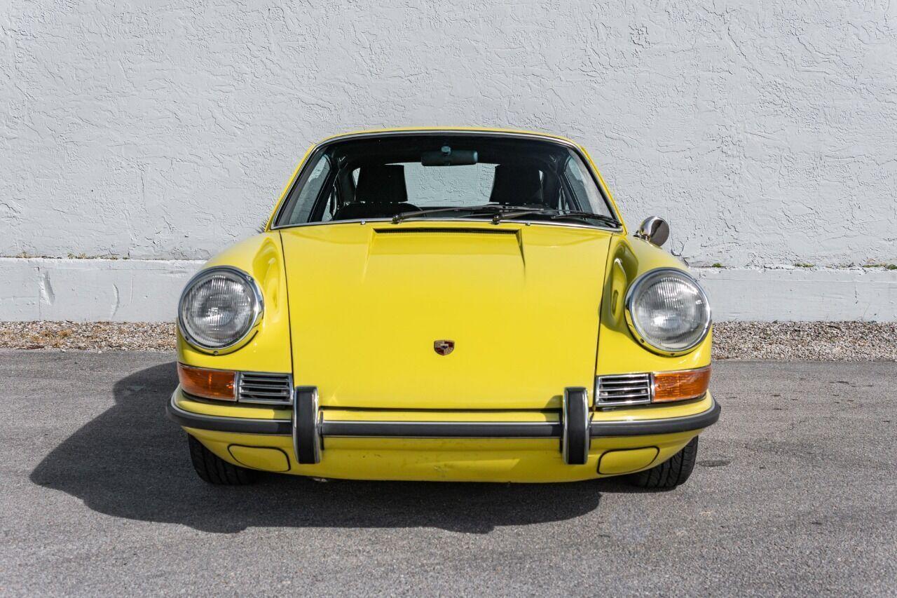 1971 porsche 911 light yellow no signs of rust