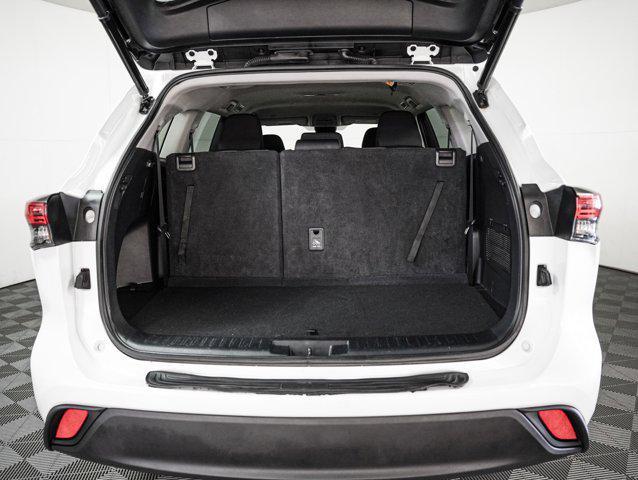 2023 toyota highlander le