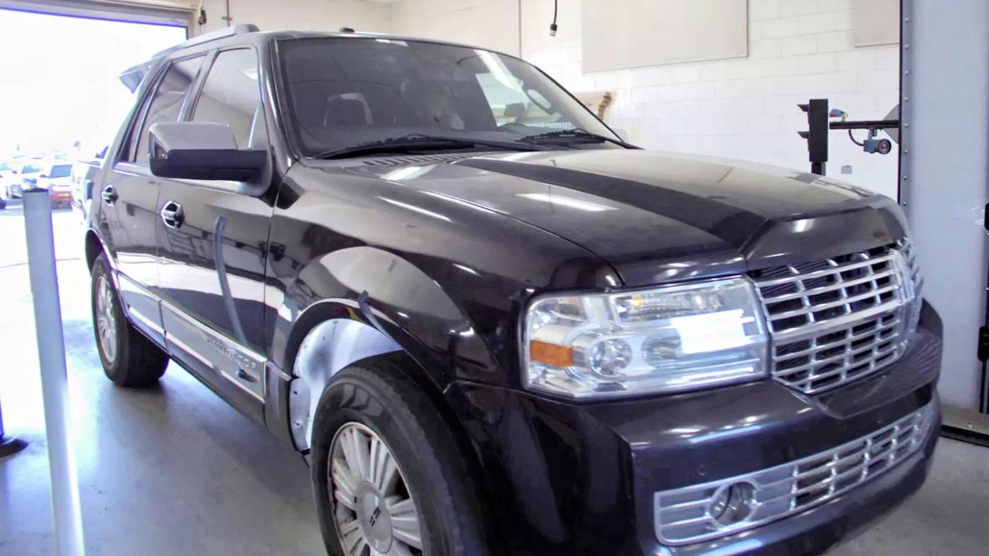 2014 lincoln navigator base