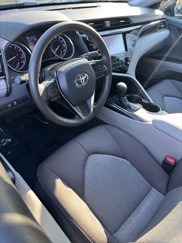 2019 toyota camry le