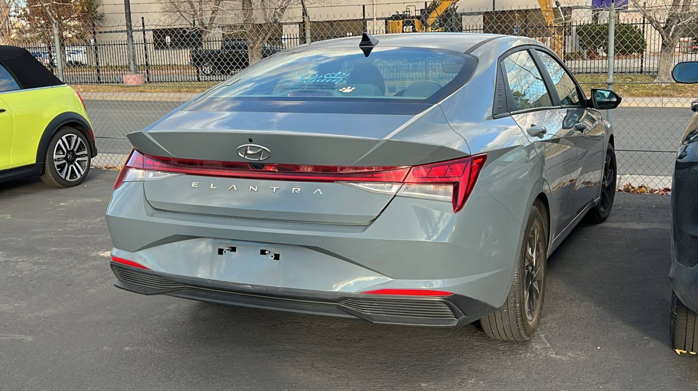 2022 hyundai elantra hybrid blue